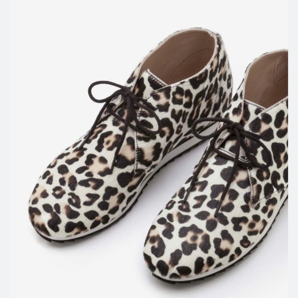 Boden Ashbourne leopard print calf hair ankle booties size 6